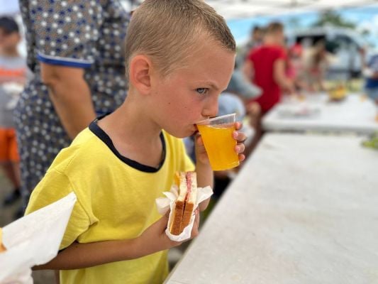 01-Children_Need_Food
