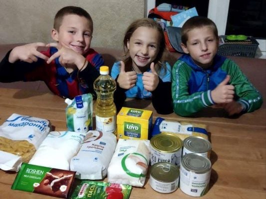 02-Children_Need_Food